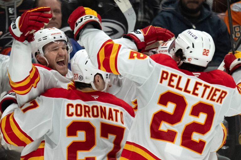 Huberdeau marque en prolongation pour donner aux Flames une victoire 3-2 contre les Ducks