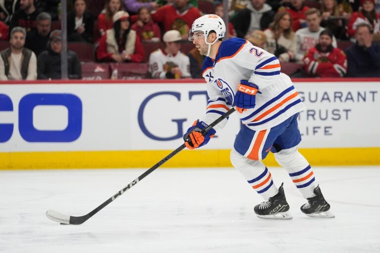 Hyman marque le vainqueur alors que les Oilers se rassemblent pour battre les Blackhawks 4-3