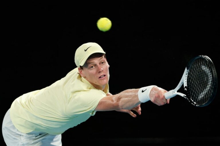 Jannik Sinner bat Alexander Zverev en 3 sets pour son deuxième titre consécutif à l'Open d'Australie