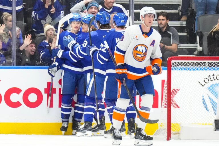 Kampf, Lorentz et Tavares marquent pour les Maple Leafs dans une victoire de 3-1 contre les Islanders