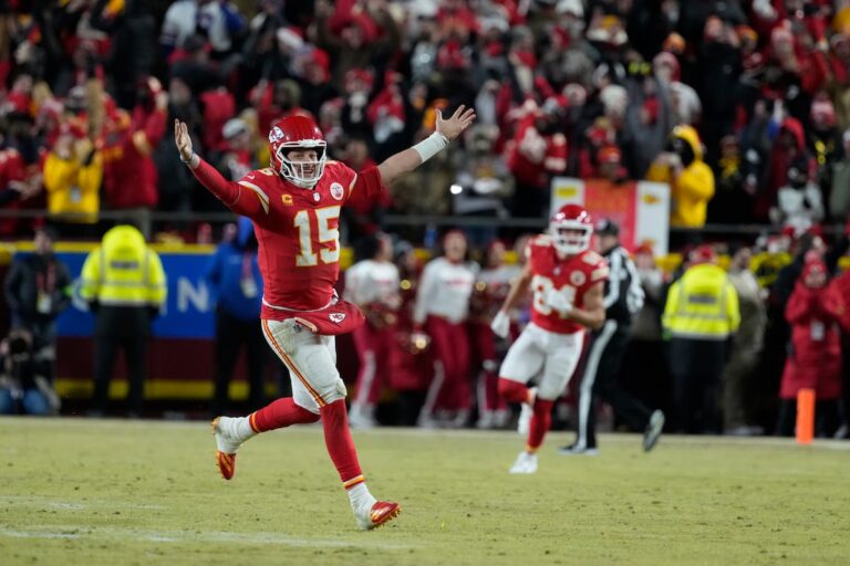 Kansas City obtient plus de magie de Mahomes et se qualifie pour le Super Bowl, battant les Bills 32-29