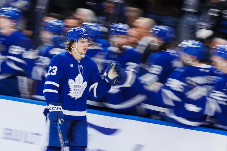 Knies fait sentir sa présence avec les Maple Leafs