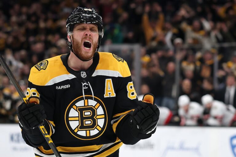Korpisalo fait 29 arrêts contre l'ancienne équipe de la victoire 2-0 des Bruins sur les sénateurs