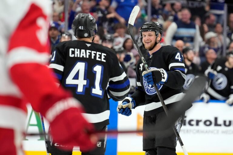 Kucherov et Guentzel mènent le Lightning devant les Red Wings 5-1