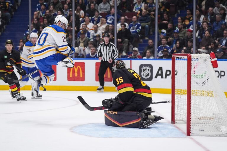 Kulich marque trois points, les Sabres reviennent devant les Canucks 3-2