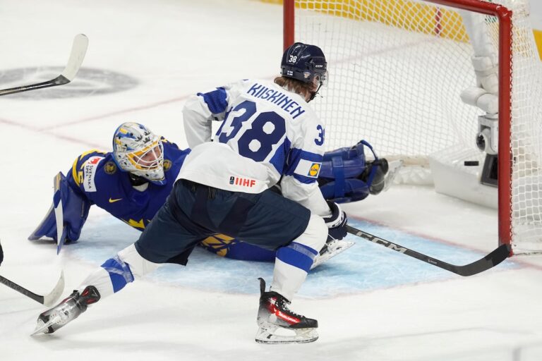 La Finlande domine la Suède en prolongation et se qualifie pour la médaille d'or au Mondial junior