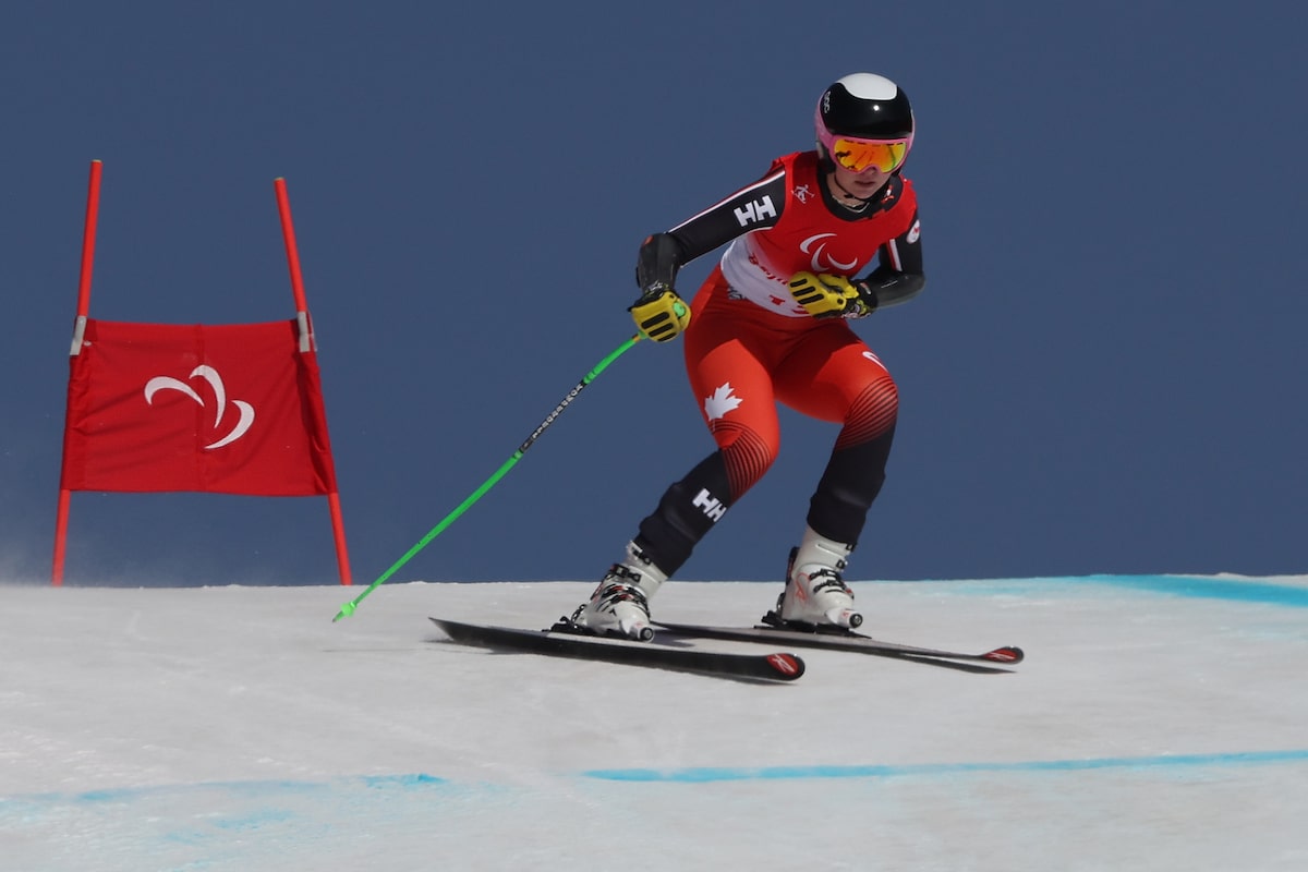 La skieuse para-alpine canadienne Michaela Gosselin double sa médaille d'or en Coupe du monde