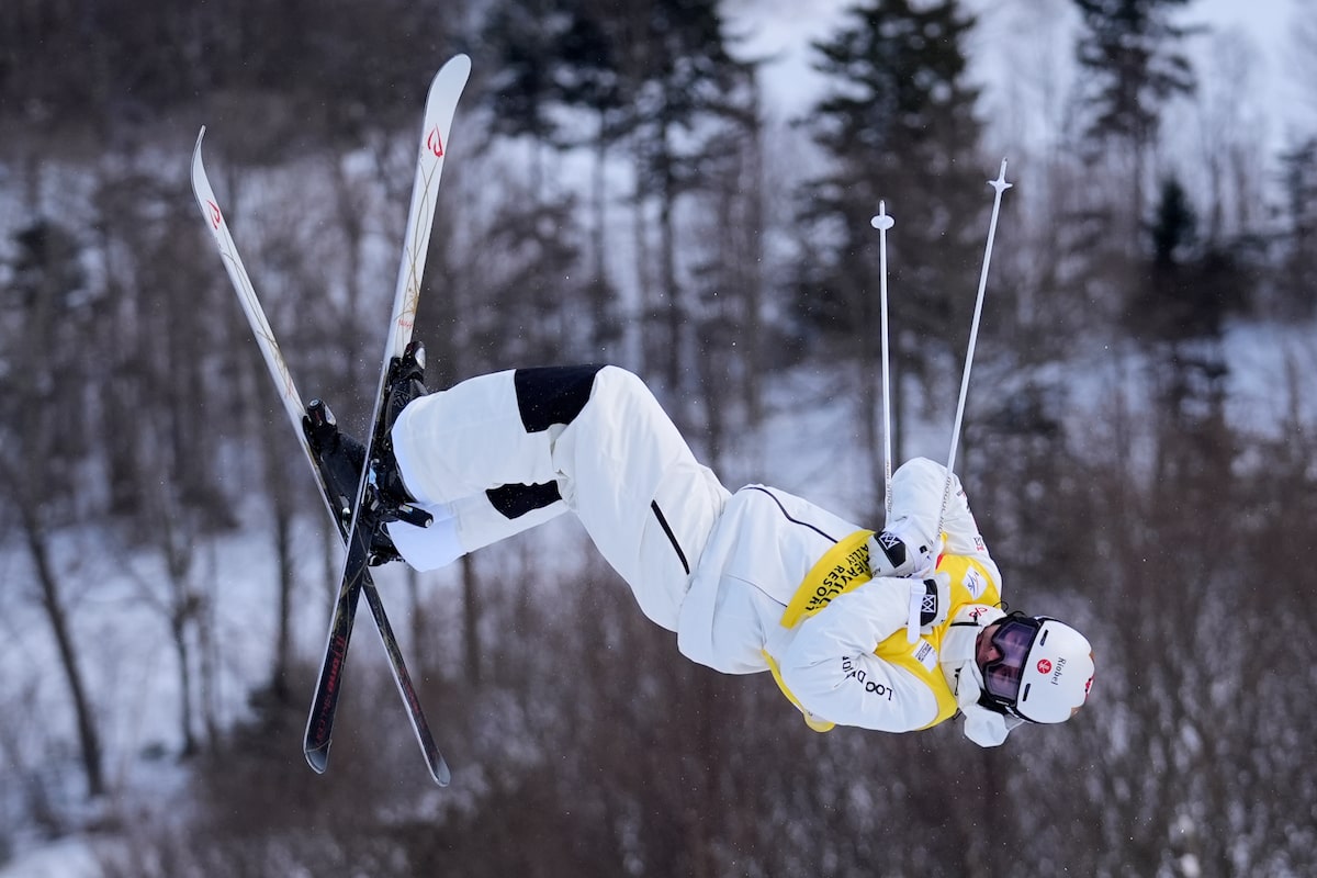 La star du ski acrobatique Kingsbury remporte sa 93e victoire en carrière en Coupe du monde lors d'une épreuve de bosses