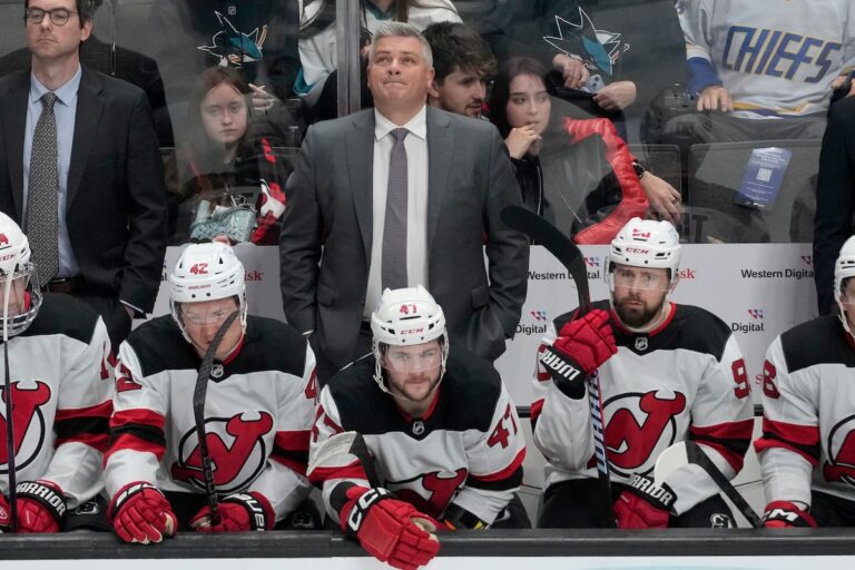 L'ancien entraîneur des Maple Leafs, Sheldon Keefe, revient affronter l'équipe qui l'a congédié avec un nouvel uniforme et une nouvelle perspective
