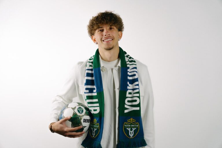 L'attaquant adolescent Marse Bibishkov signe un contrat de deux ans avec CPL à York United