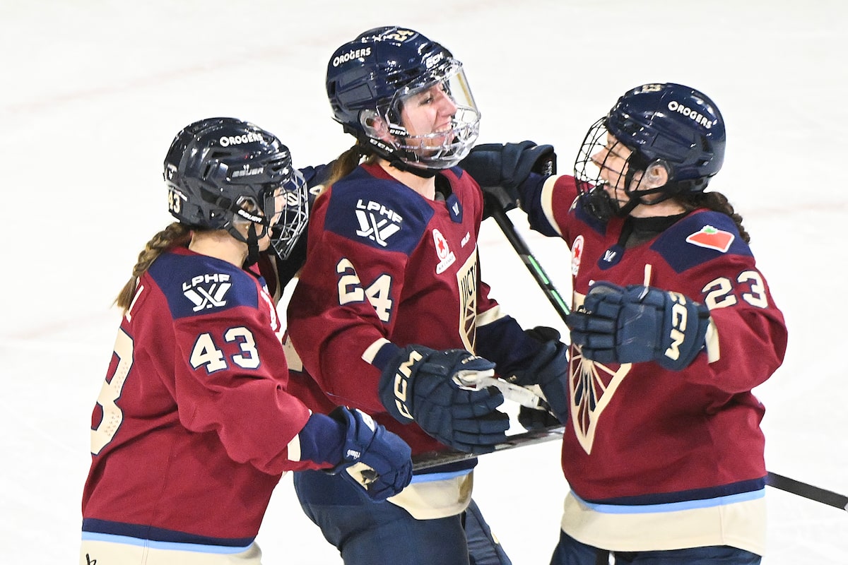 L'attaquant de la Victoire Boreen profite d'une opportunité en première ligne