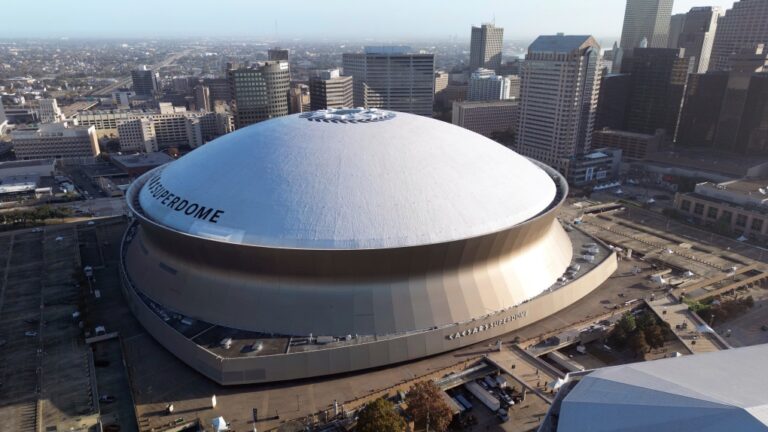 Le Sugar Bowl entre la Géorgie et Notre Dame reporté après une attaque meurtrière au camion
