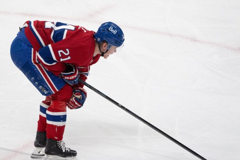 Le défenseur des Canadiens Kaiden Guhle est indéfiniment après avoir subi une intervention chirurgicale