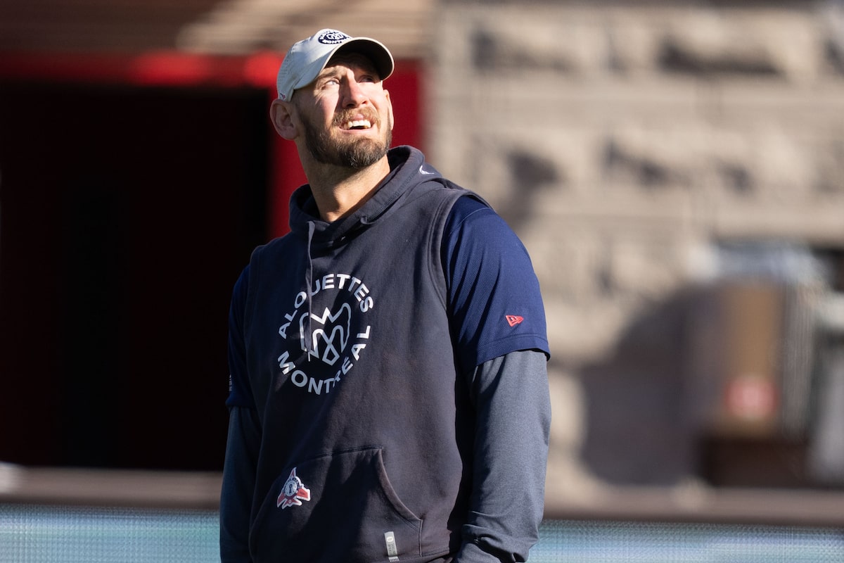 L'entraîneur-chef des Alouettes, Maas, renvoie tous les assistants sauf un à son personnel de '25