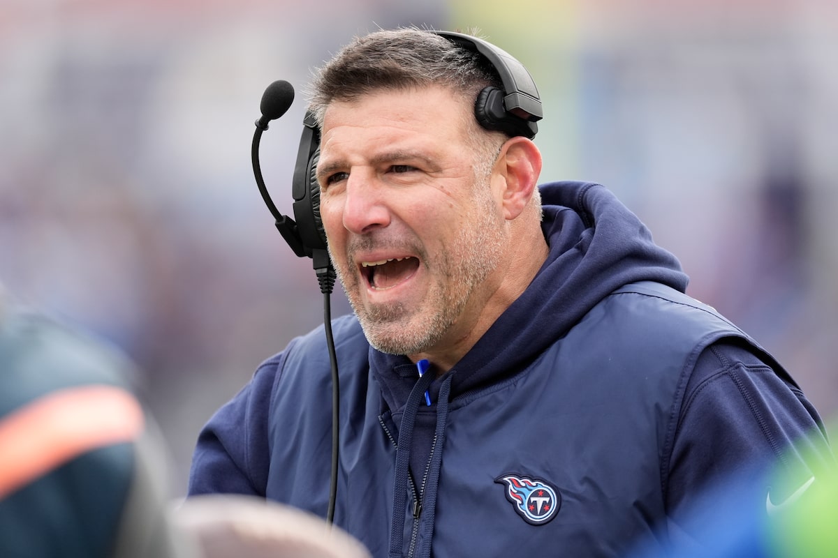 Les Jets interviewent l'ancien entraîneur des Titans Mike Vrabel pour leur poste d'entraîneur-chef