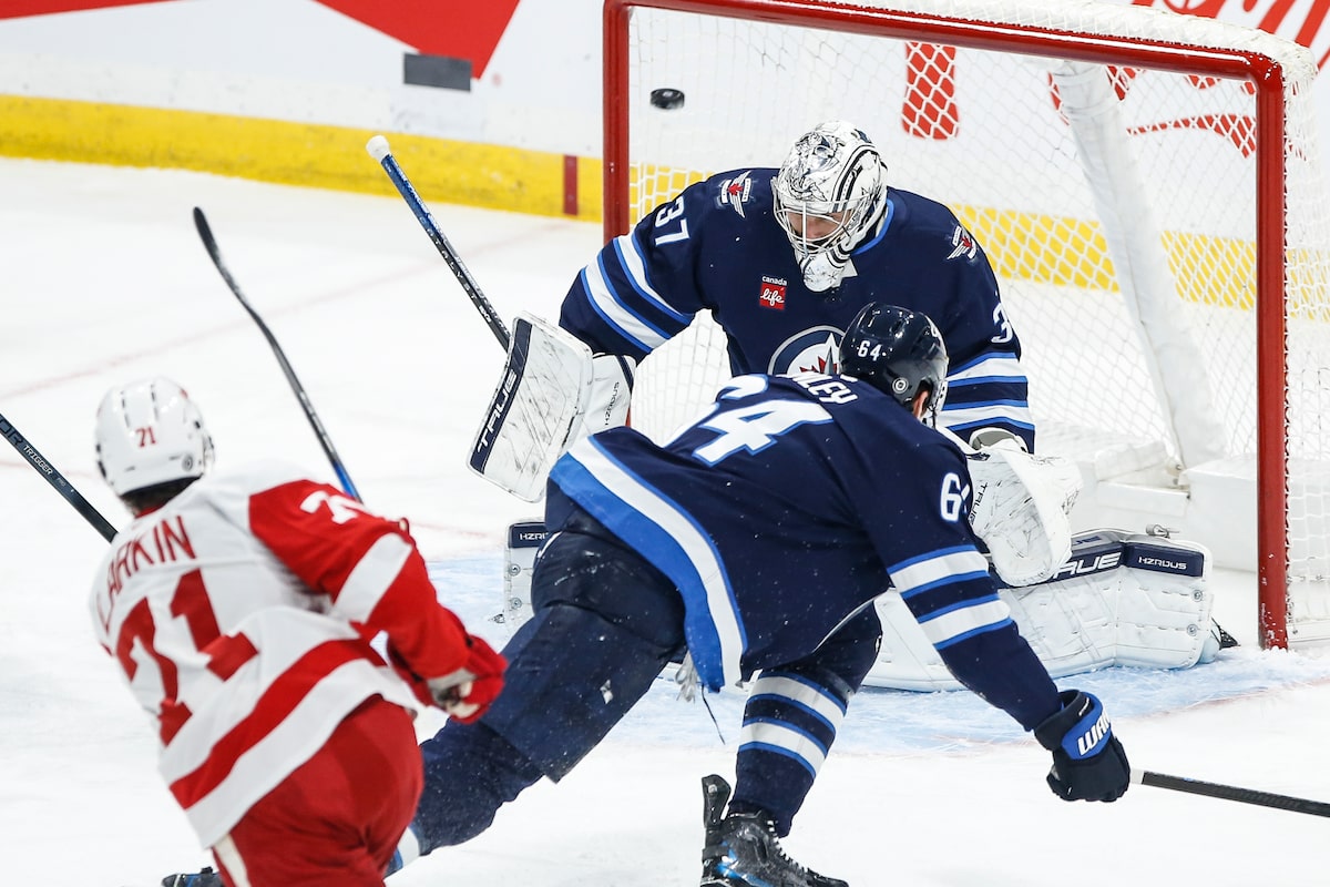Les Red Wings de Détroit doublent les Jets de Winnipeg pour une 4e victoire consécutive