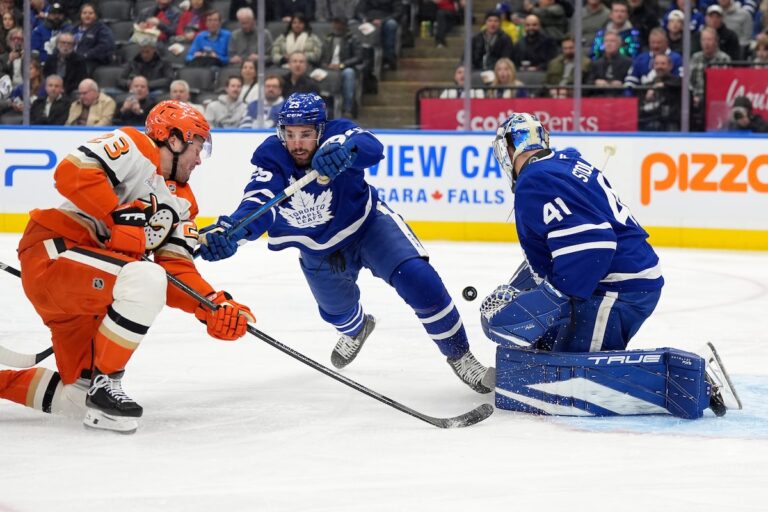 Maple Leafs gardien de but Anthony Stolarz se rapprochant d'un retour à l'action