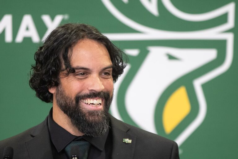 Mark Kilam n'a aucun mal à s'habituer à ses nouvelles couleurs vert et or