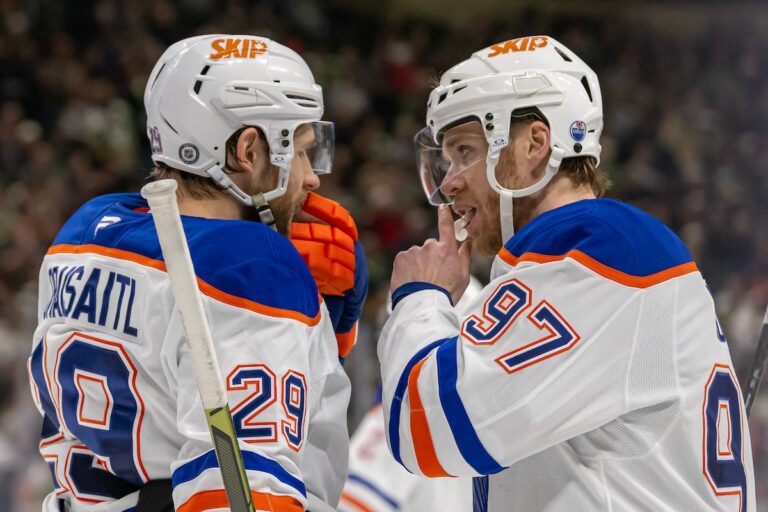 McDavid dépasse Kurri au deuxième rang de tous les temps pour le nombre de points dans l'histoire de la franchise des Oilers