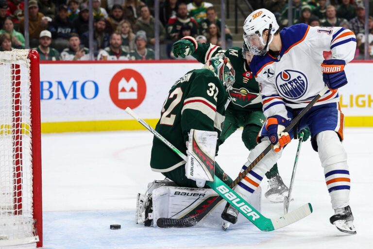 McDavid marque deux fois, les Oilers battent le Wild 5-3 pour une septième victoire en huit matchs