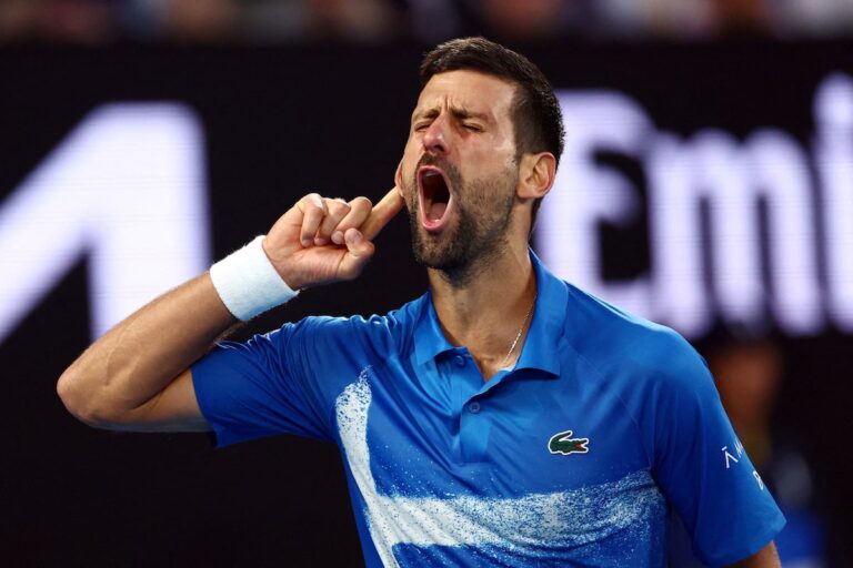 Novak Djokovic survit à l'Open d'Australie alors que ses jeunes rivaux progressent