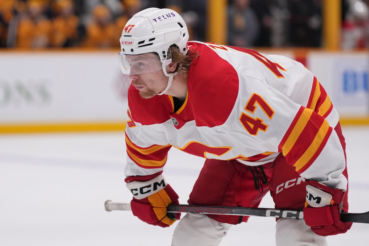 Pas de chirurgie, mais rééducation pour l'attaquant des Flames de Calgary Connor Zary