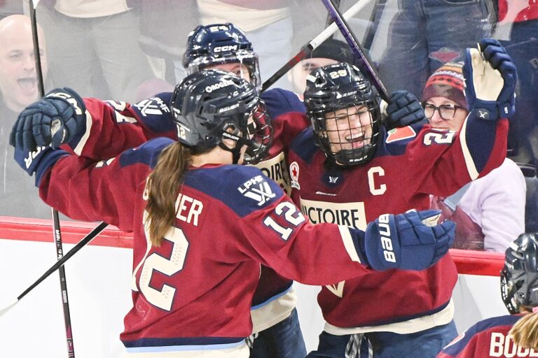 Poulin marque un tour du chapeau, soulève la victoire de la tête de PWHL à 4-1 victoire en charge