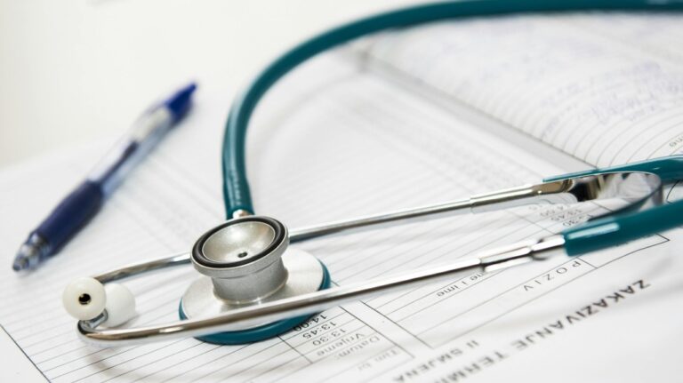 Quand consulter un médecin et autres conseils de santé, selon une infirmière