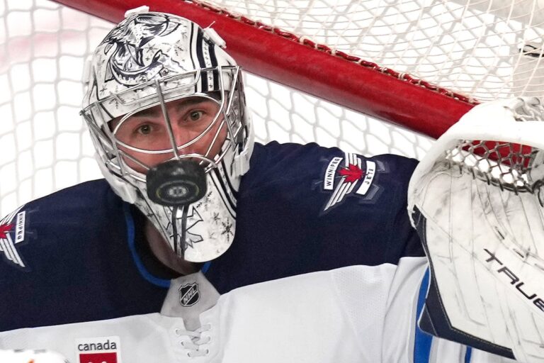 Scheifele marque deux fois et les jets utilisent une rafale de troisième période pour battre les Bruins 6-2