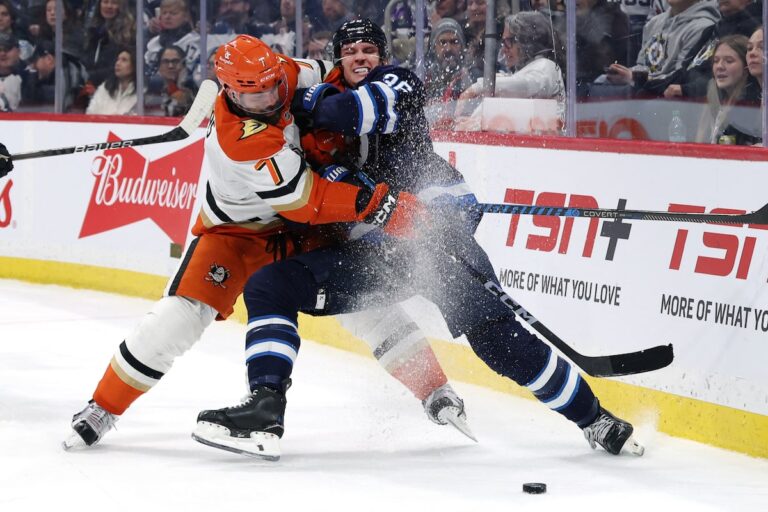 Terry marque deux buts, les Ducks battent les Jets 4-3 en prolongation