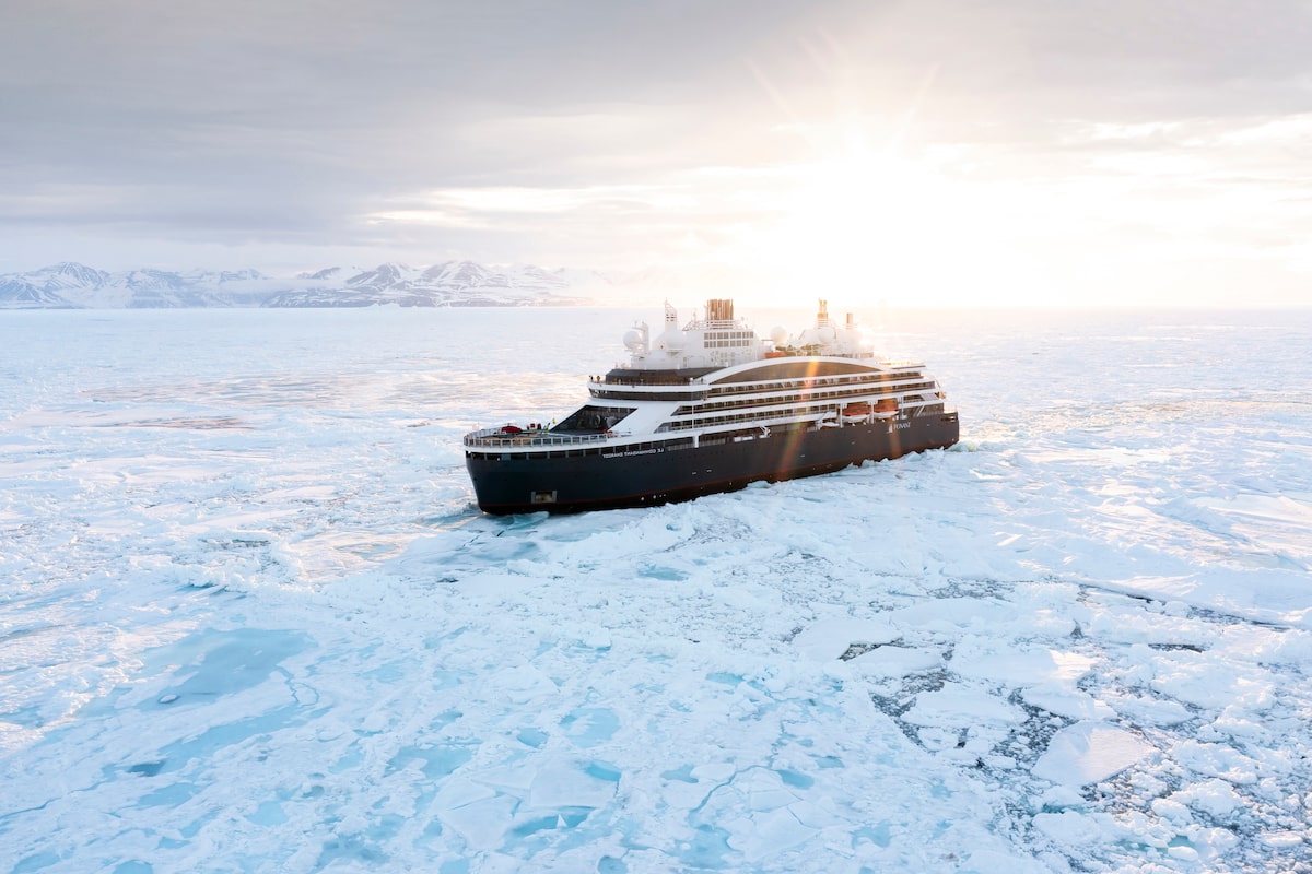 Un voyage en brise-glace le long du fleuve Saint-Laurent suscite de l'espoir pour l'industrie des croisières hivernales