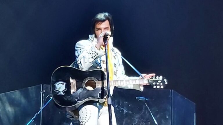 Vive le roi : un artiste hommage au Nouveau-Brunswick rendra hommage au 90e anniversaire d'Elvis avec une performance spéciale