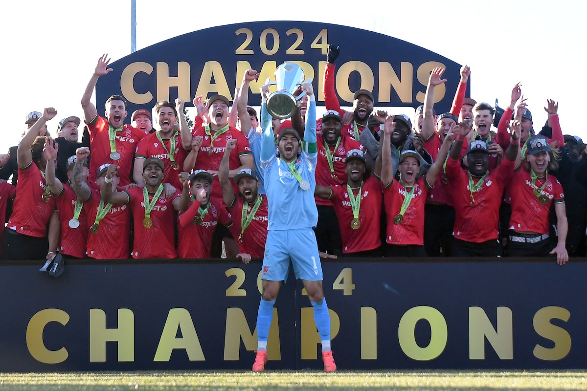 Wildfire incite la cavalerie FC à être mise en alerte d'évacuation au camp d'entraînement en Californie