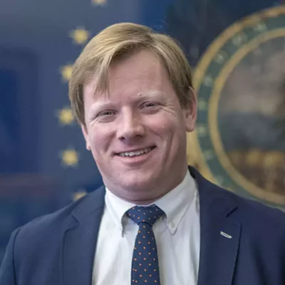 Le représentant Jonathan Cooper - courtoisie