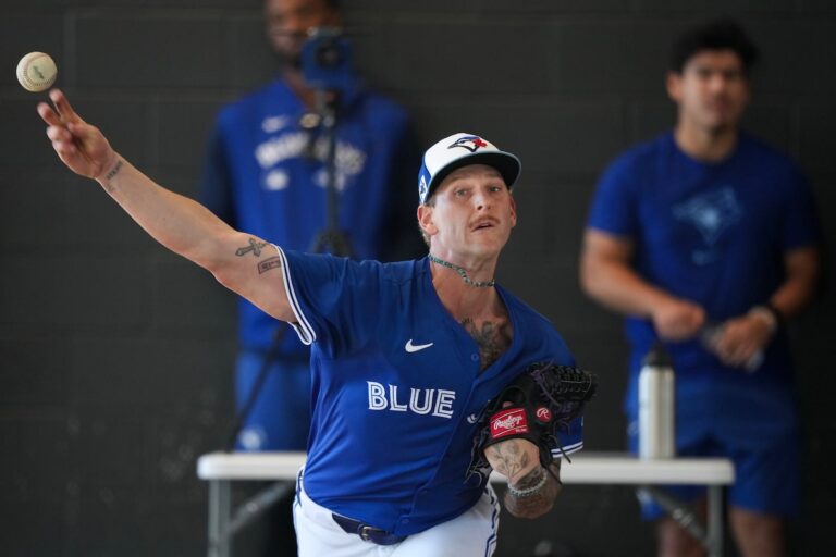 Blue Jays Right-Lander Bowden Francis semble s'appuyer sur la deuxième moitié remarquable de la saison 2024