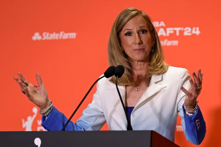 Boston Group espérant décrocher une franchise WNBA, la ligue a déclaré qu'elle ajouterait une 16e équipe en 2028