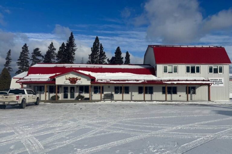 Business of the Month: Thunder Bay Co-Op Farm Supplies voit la croissance, remporte le prix après les mises à niveau
