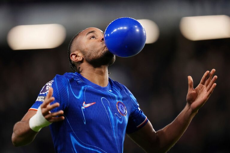 Chelsea déroute Southampton 4-0 le soir frustrant pour Cole Palmer. Brighton et le palais gagnent