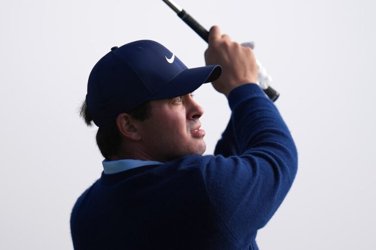 Davis Thompson mène par un sur Scottie Scheffler avec Rory McIlroy qui se cache à Torrey Pines