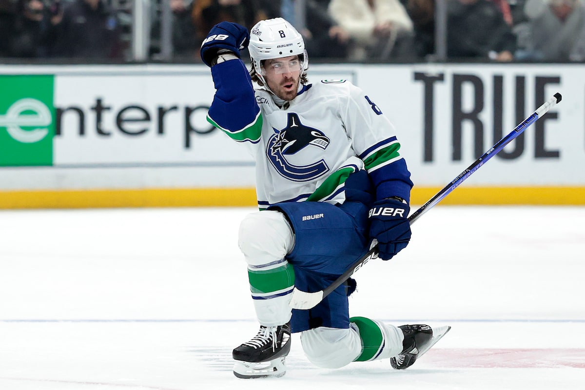 Garland marque son deuxième but du match en OT pour soulever les Canucks devant les Kings, 3-2