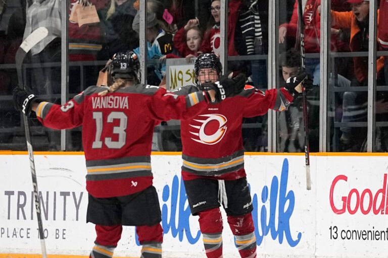 Hughes obtient un vainqueur de l'OT pour soulever la charge devant les sirènes