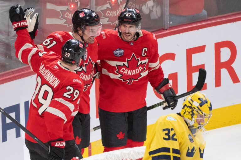 Juste au moment où le pays a besoin d'un peu de chauvinisme patriotique, Team Canada livre