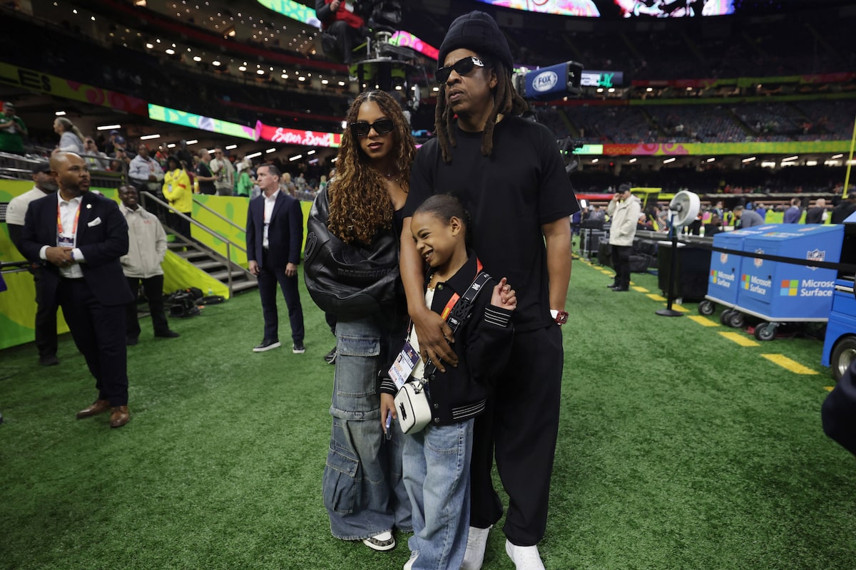 Kansas City, Philadelphia Eagles prend le terrain alors que les célébrités interviennent pour le Super Bowl