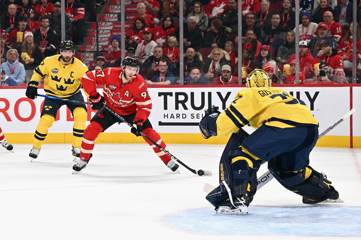 La patience est enfin payante pour McDavid alors que 4 nations fournissent la scène dont il a envie