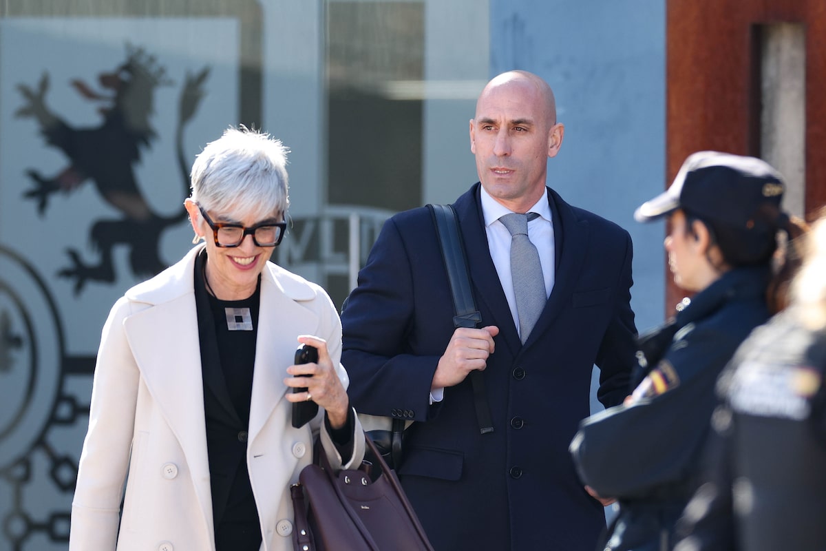 Le coéquipier de Jenni Hermoso, Brother témoigne que le joueur de l'Espagne a été contraint de minimiser Rubiales