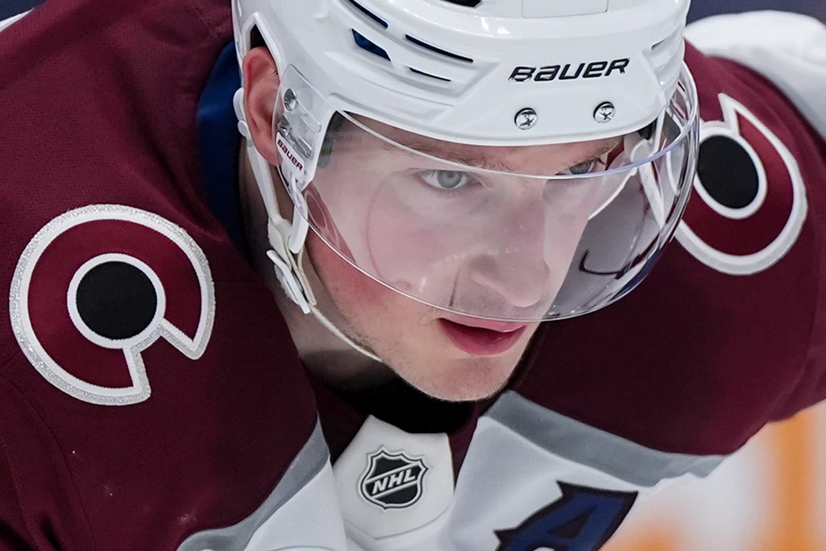 Le défenseur d'avalanche Makar rejoint Elite Company dans la LNH