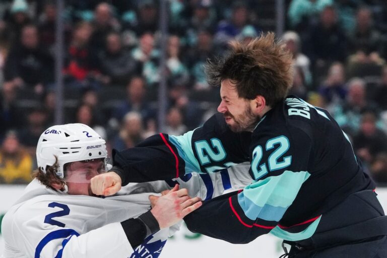 Le gardien de Toronto Anthony Stolarz mène Maple Leafs à la victoire 3-1 sur Kraken