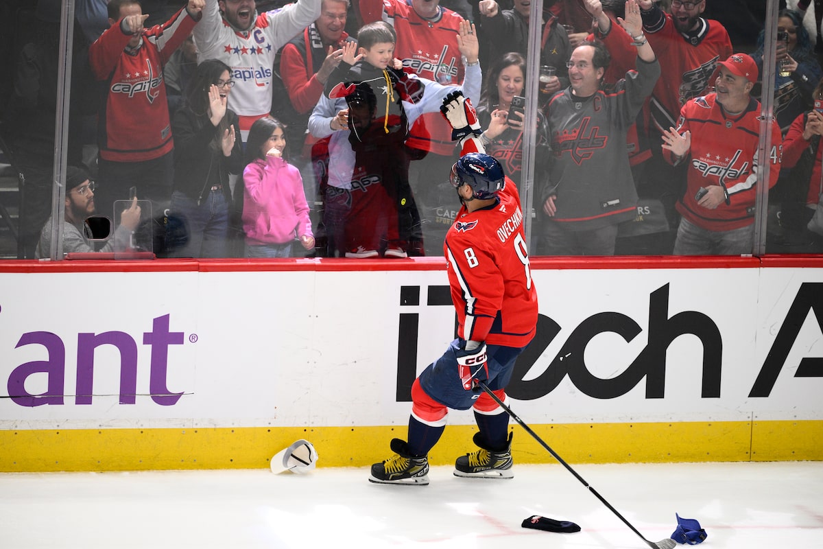 Le truc du chapeau d'Alex Ovechkin alimente les Capitals passés Oilers