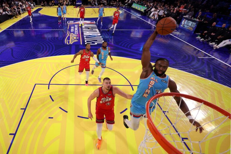 Les OGS de Shaq ont remporté le premier mini-tournoi All-Star de la NBA, battant les stars mondiales de Chuck 41-25 en finale