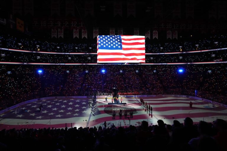 Les fans à nouveau boo hymne américains avant l'interdiction animée de «O Canada» dans 4 nations